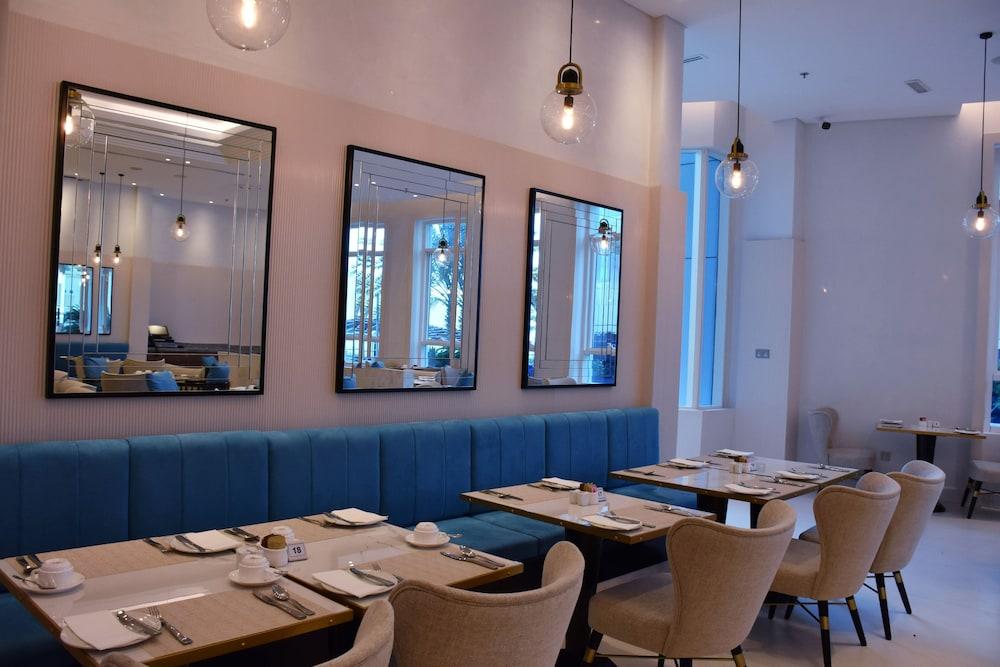 타마니 마리나 호텔 앤드 아파트먼트 두바이 외부 사진 The interior of the restaurant