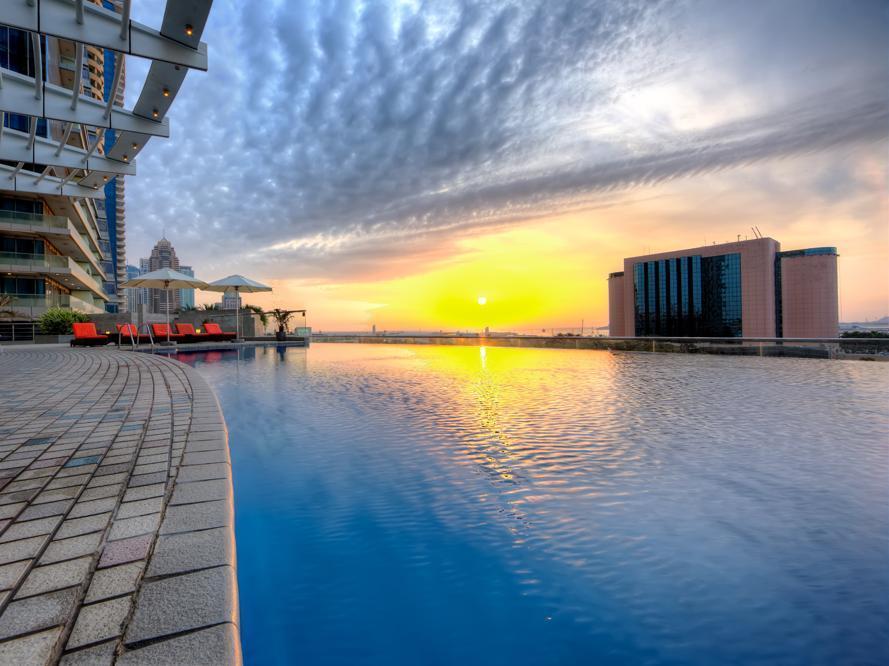 타마니 마리나 호텔 앤드 아파트먼트 두바이 외부 사진 Infinity pool at the Marina Bay Sands