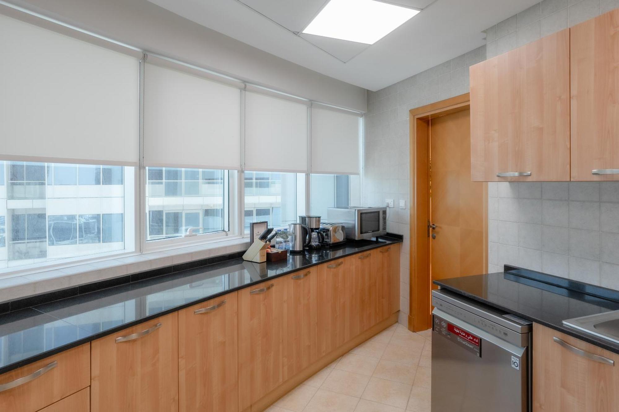 타마니 마리나 호텔 앤드 아파트먼트 두바이 외부 사진 A kitchen at the University of Oxford