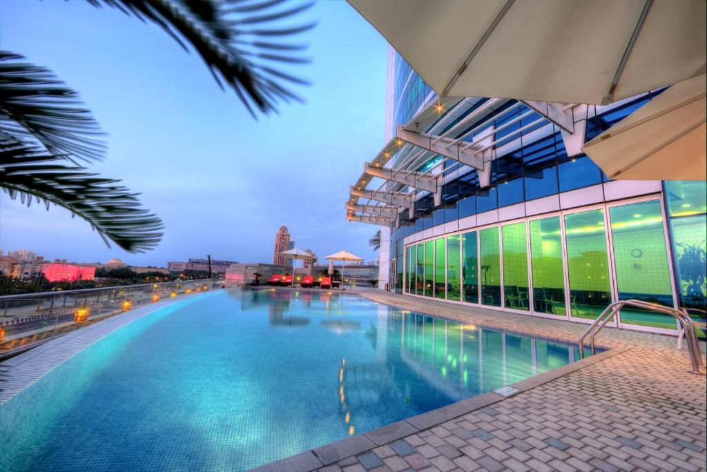 타마니 마리나 호텔 앤드 아파트먼트 두바이 외부 사진 The swimming pool at the hotel