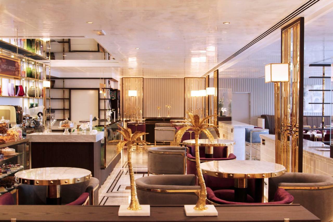 타마니 마리나 호텔 앤드 아파트먼트 두바이 외부 사진 The interior of the bar