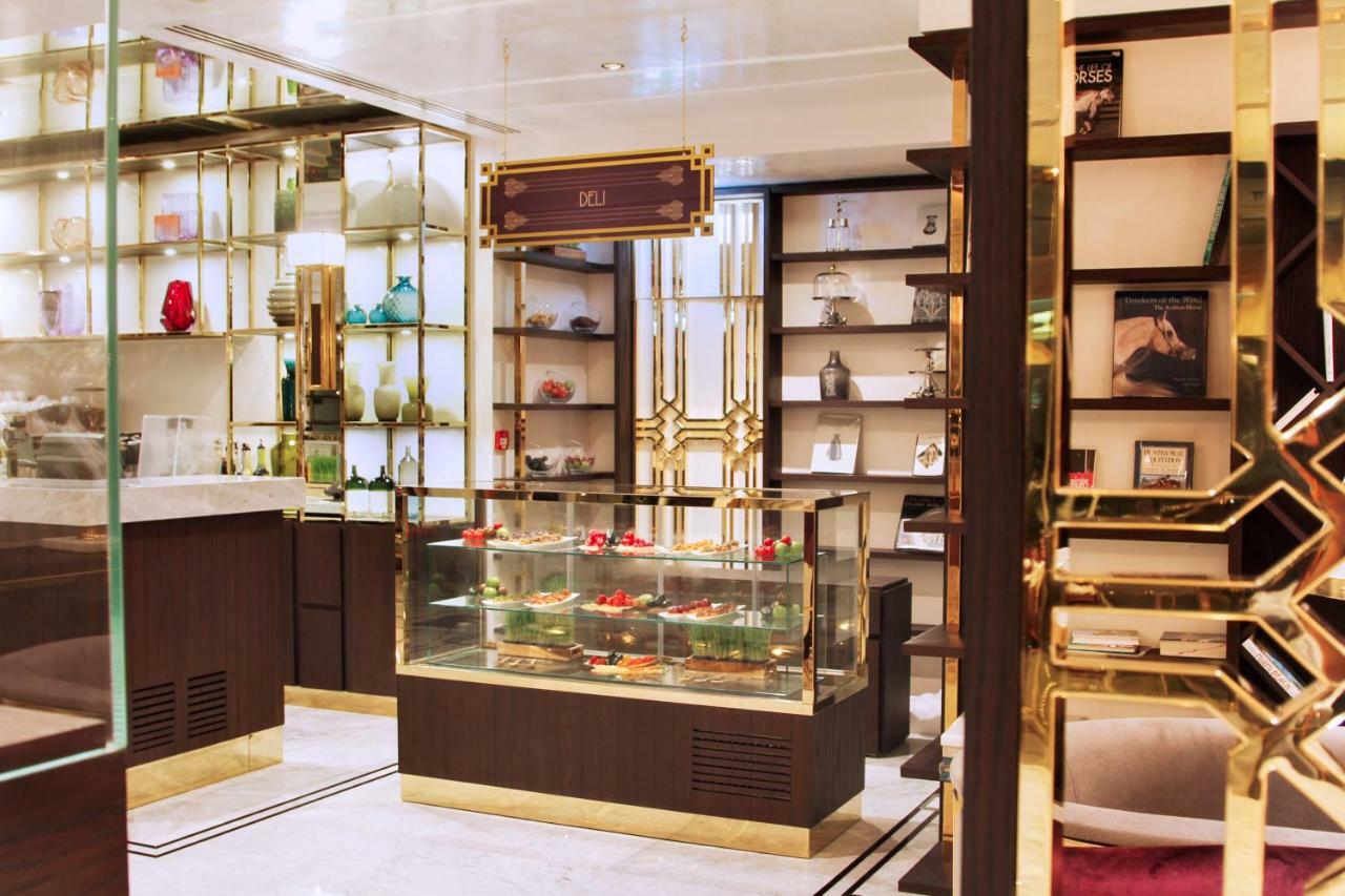 타마니 마리나 호텔 앤드 아파트먼트 두바이 외부 사진 The interior of a typical shop